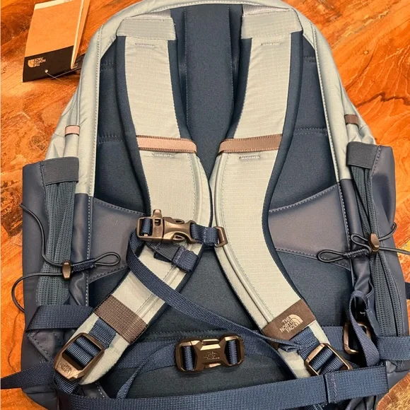 NWT North Face Women’s Borealis Backpack - Picture 4 of 9